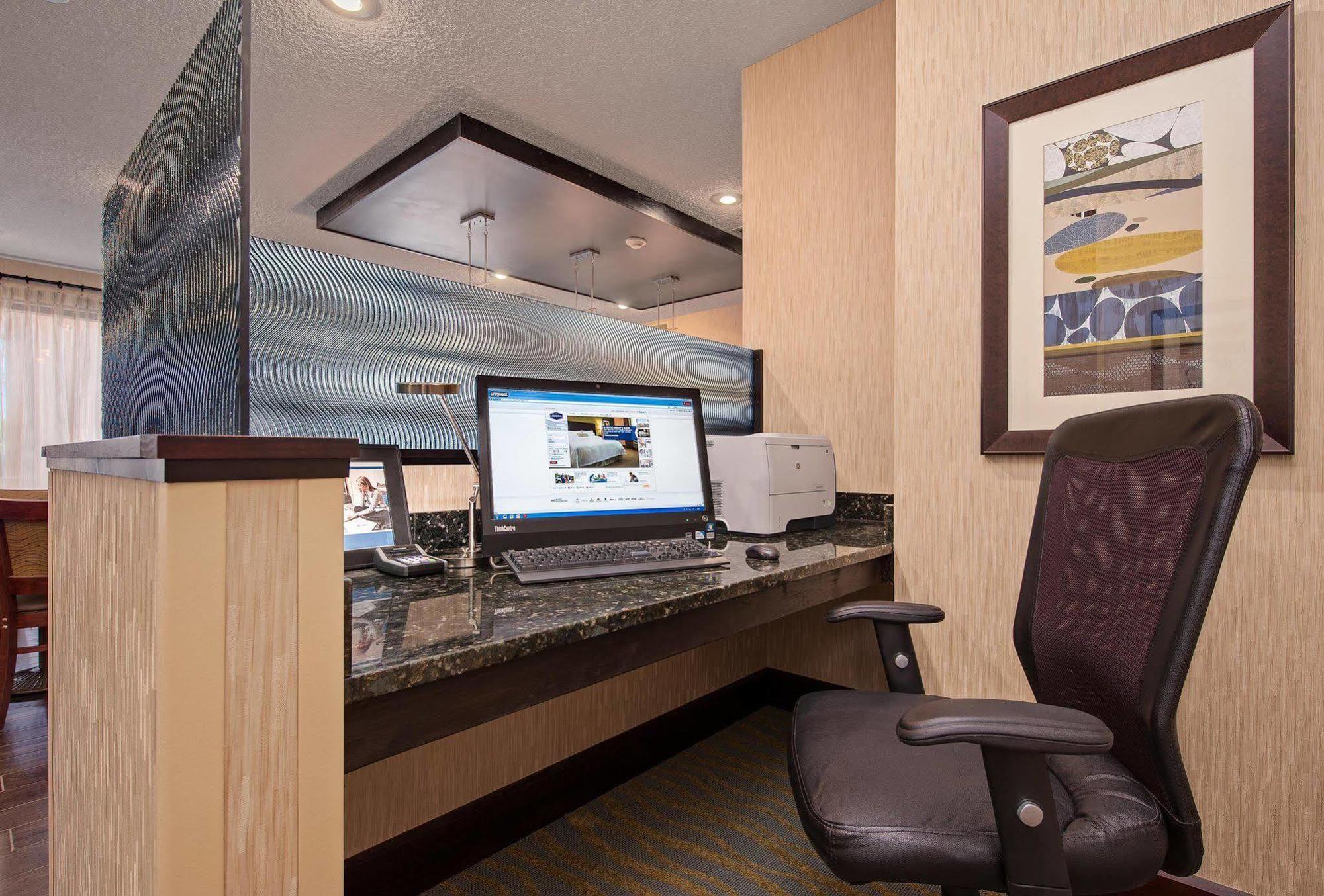 Hampton Inn Niceville-Elgin Air Force Base Kinh doanh bức ảnh